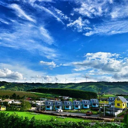 Kondee Cino Cafe & Glamping Hotell Khao Kho Eksteriør bilde